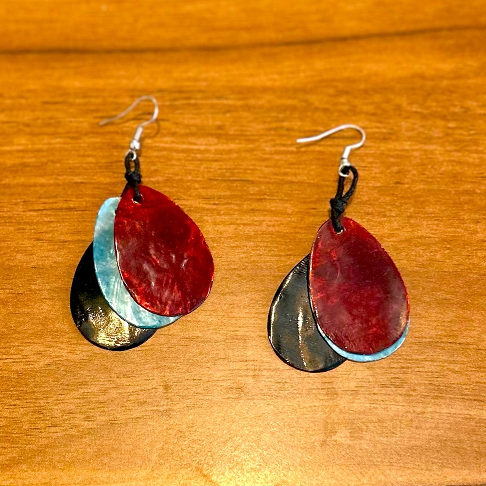 Vintage 90’s Shell Dangle Earrings